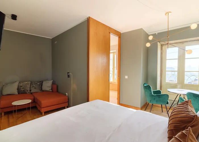 Youropo - Clerigos Apartman